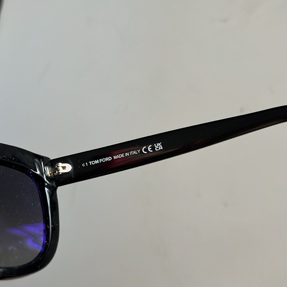 Tom Ford Polarized subtle cat eye sunglasses - Picture 4 of 7